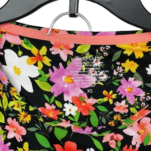 CUDDL DUDS Women’s Size XS Black Floral Pajamas cropped pant pajama set NWT - Picture 7 of 11